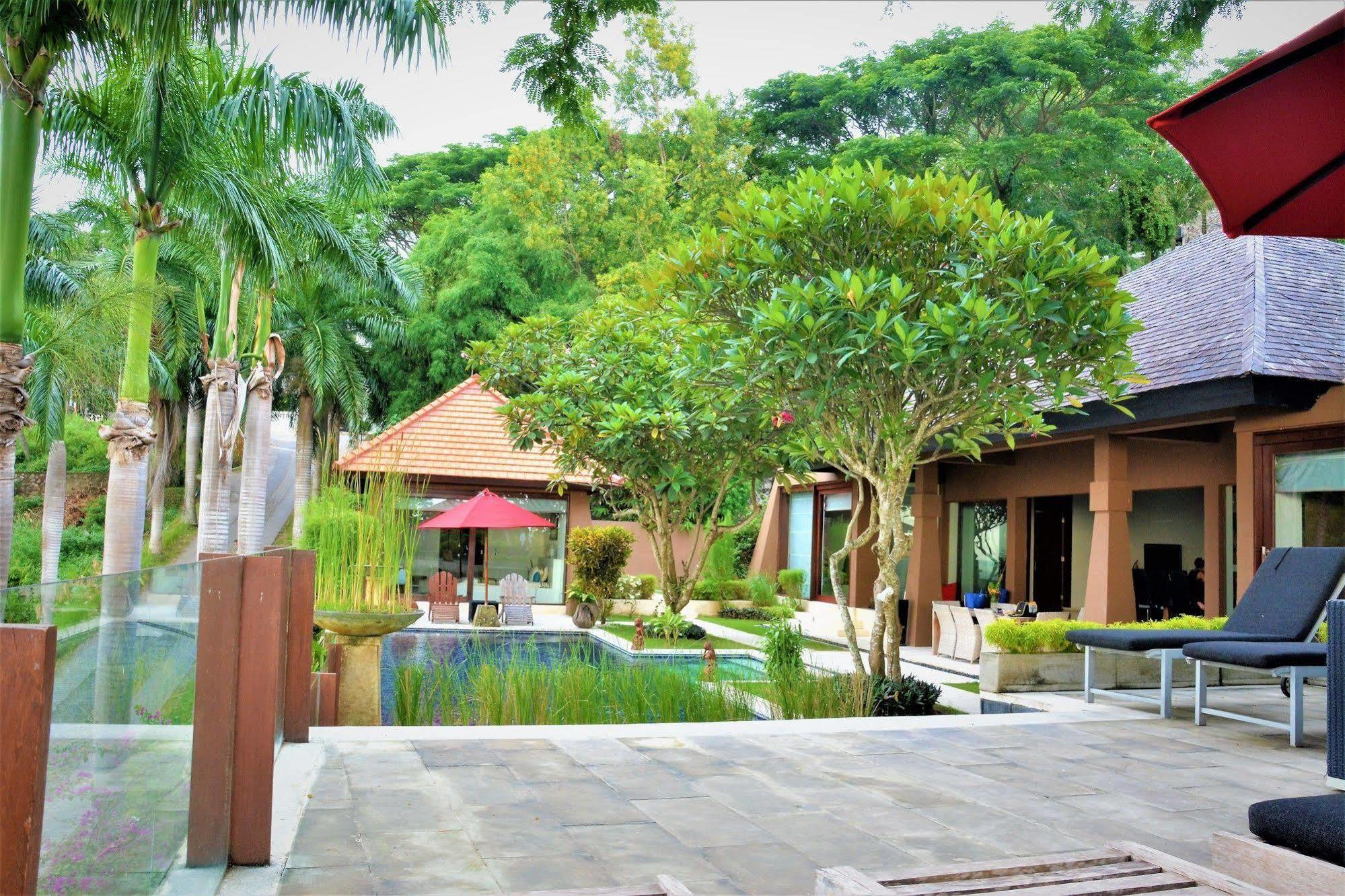Tiara Villa *